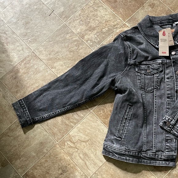 Levi’s Jacket - Picture 3 of 6